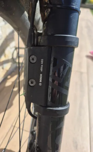 Bicicleta Eléctrica Cube Carbono. Ebike.