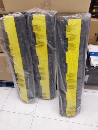 Pasacables de Suelo de Caucho Doble Vía 98 x24,5x4,5 cm | Protector de Cables para Suelo Exterior, Antideslizante Resistente