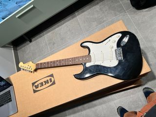 Guitarra Eléctrica Academy Negra