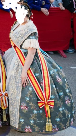 Traje de Fallera