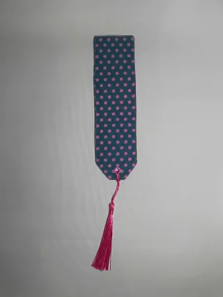 Marcapáginas con borla rosa