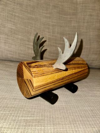 Escultura madera e hierro animal