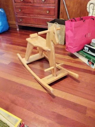 Caballito balancín de madera