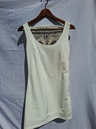 Vestido blanco con calavera de encaje