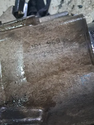 Caja de cambios manual r.kangoo ref en la foto.