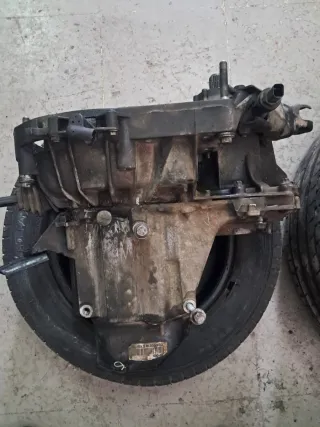 Caja de cambios manual r.kangoo ref en la foto.