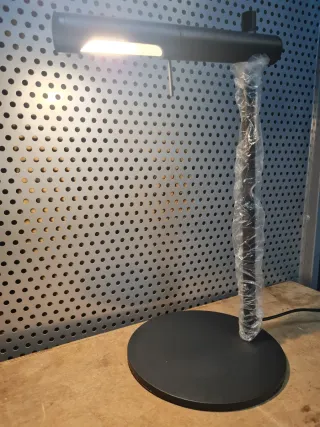 Lámpara de mesa minimalista OFERTA