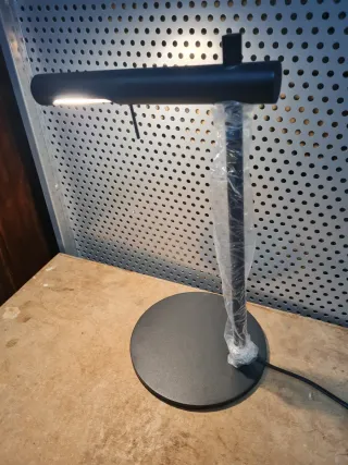 Lámpara de mesa minimalista OFERTA