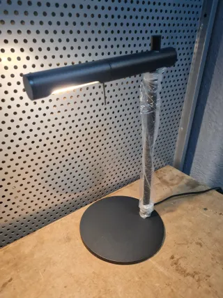 Lámpara de mesa minimalista OFERTA