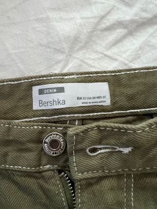 Pantalón Bershka Verde Talla XS