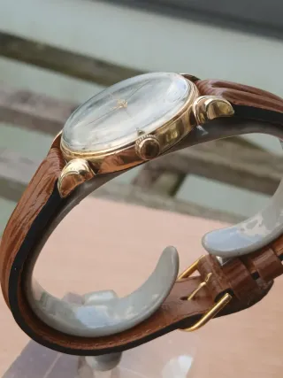 Reloj Bulova Automático Dorado