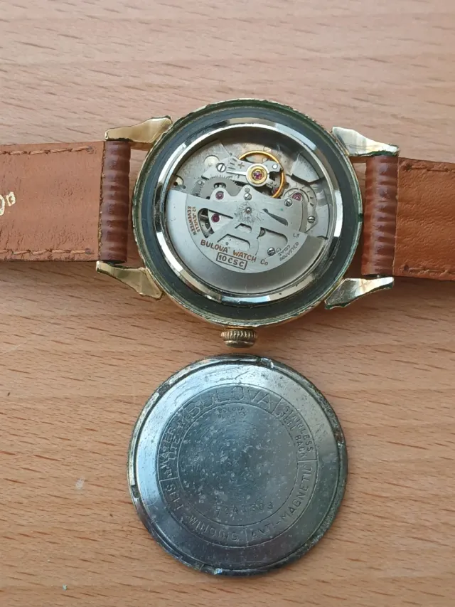 Reloj Bulova Automático Dorado