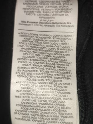 Sudadera Nike talla M con cremallera y capucha