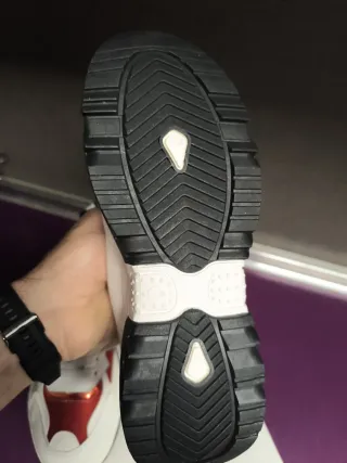 Zapatillas deportivas chica rojas y blancas