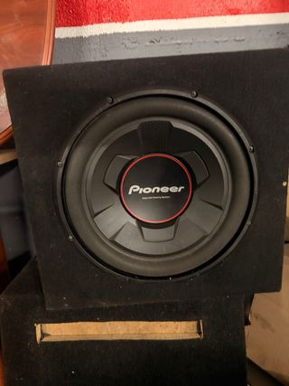 Subwoofer Pioneer 12” con etapa 500W