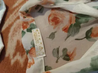 Vestido blanco floral niña