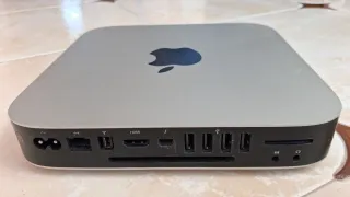 Mac mini 2012 Apple Plata y monitor HP de 21