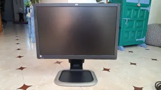 Mac mini 2012 Apple Plata y monitor HP de 21