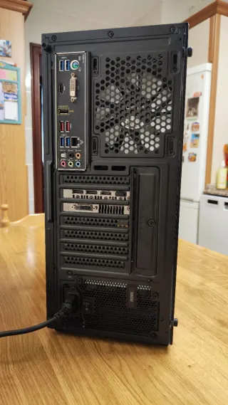 PC GAMING | Ryzen 7 | RX 580 | 16GB RAM | 500GB M2