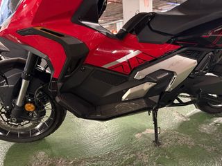 Honda X-ADV 2024 Roja - 1.500 km