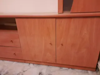 Mueble de comedor madera y cristal