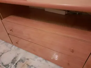 Mueble de comedor madera y cristal