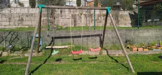 Columpio de madera para jardín