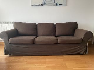 Sofá 3 plazas + puff marrón
