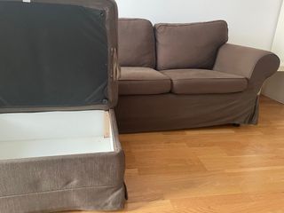 Sofá 3 plazas + puff marrón