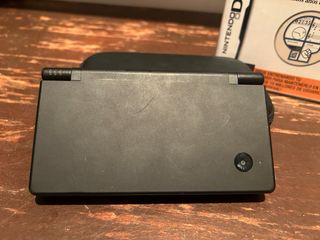 Nintendo DSi Negra con 3 Juegos