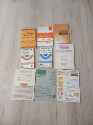 Libros varios teología cada libro 1 €. Ver fotos.