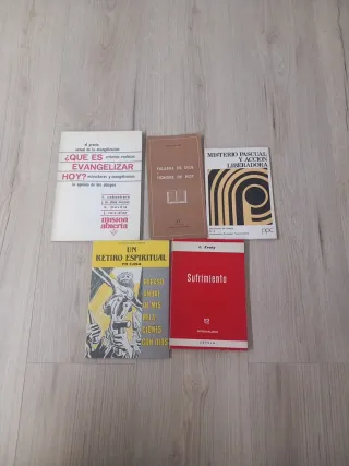 Libros varios teología cada libro 1 €. Ver fotos.