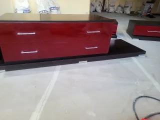 Juego Cajonera, mesitas noche, somier y cabecero