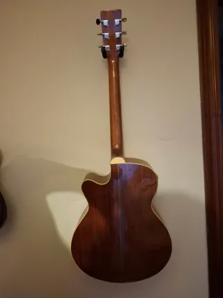 Guitarra semi-acústica Rochester