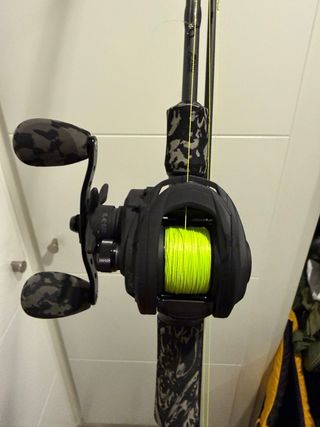 Caña Abu Garcia Black Ops con carrete Black Max