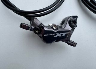Frenos Shimano Deore XT T8100 4 pistones