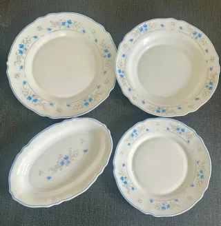 Plato Arcopal Flores Azules y Blancas