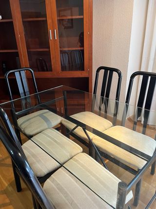Mesa cristal y 6 sillas comedor