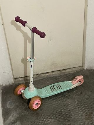 Patinete infantil 3 ruedas con luces en las ruedas