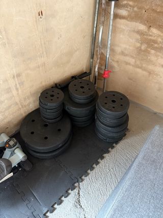 Pack gimnasio completo +100kg pesas, barras, banco