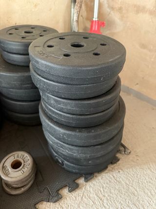 Pack gimnasio completo +100kg pesas, barras, banco