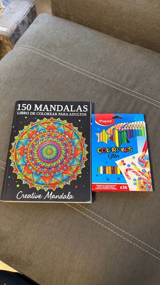 Libro mandalas y lápices de colores