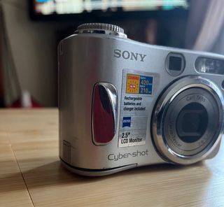 Sony Cyber-Shot Cámara Digital Retro Y2K