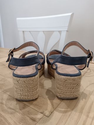 Sandalias cuña azul yute
