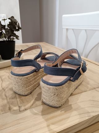 Sandalias cuña azul yute