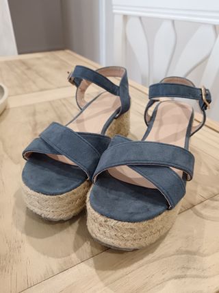 Sandalias cuña azul yute