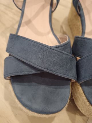 Sandalias cuña azul yute