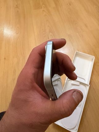 iPhone 15 128GB