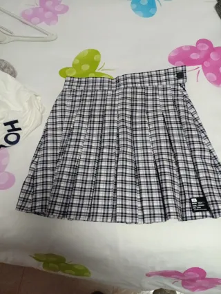 Falda de tablas cuadros blanco y negro