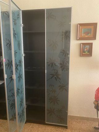 Vitrina expositora cristal, metal y madera